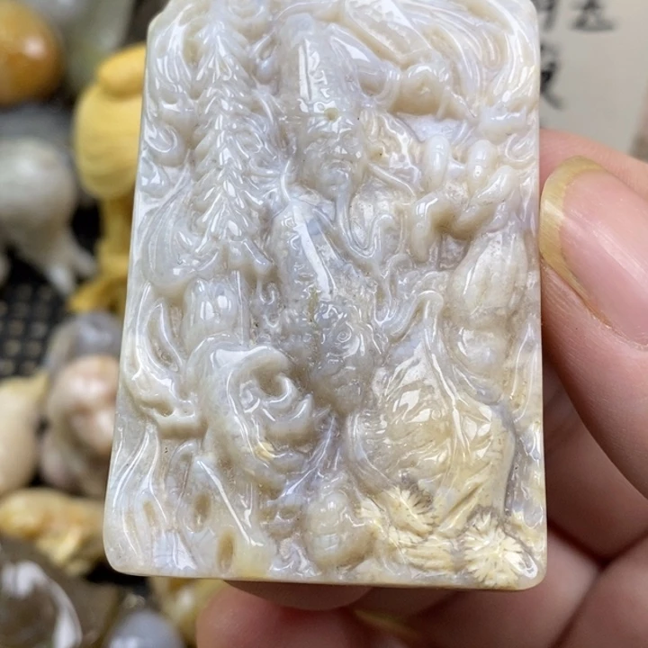 硅化珊瑚（珊瑚玉）未镶嵌颈饰