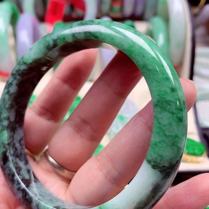 翡翠未镶嵌手镯翡翠