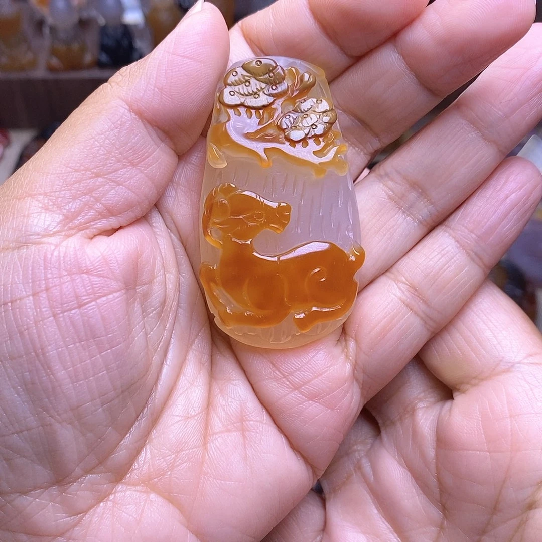 天***岸玛瑙/玉髓未镶嵌颈饰