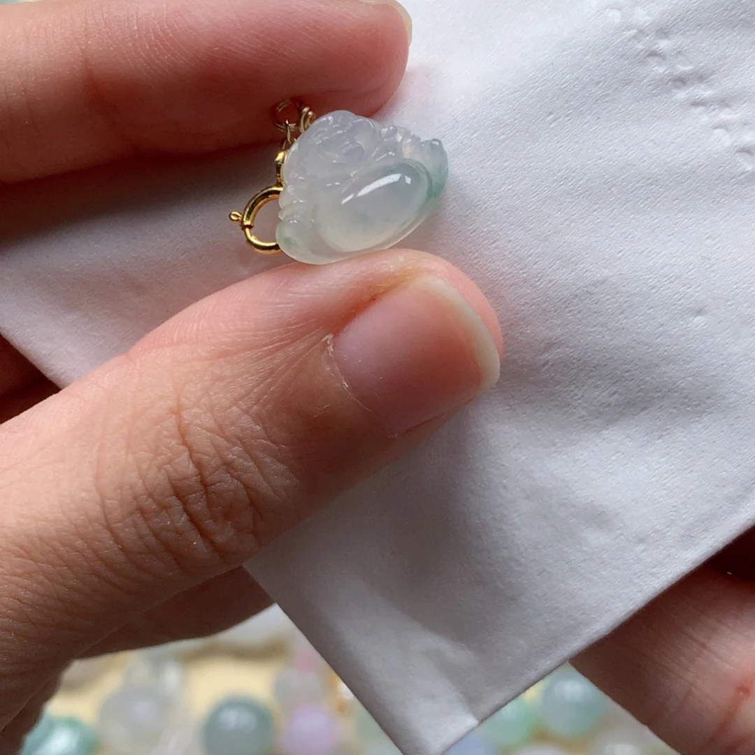 翡翠未镶嵌颈饰闪