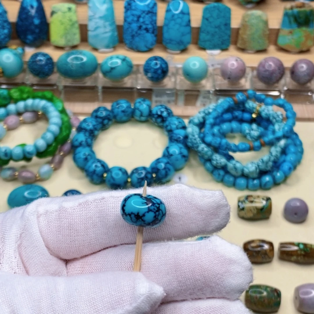 绿松石未镶嵌珠宝奇石