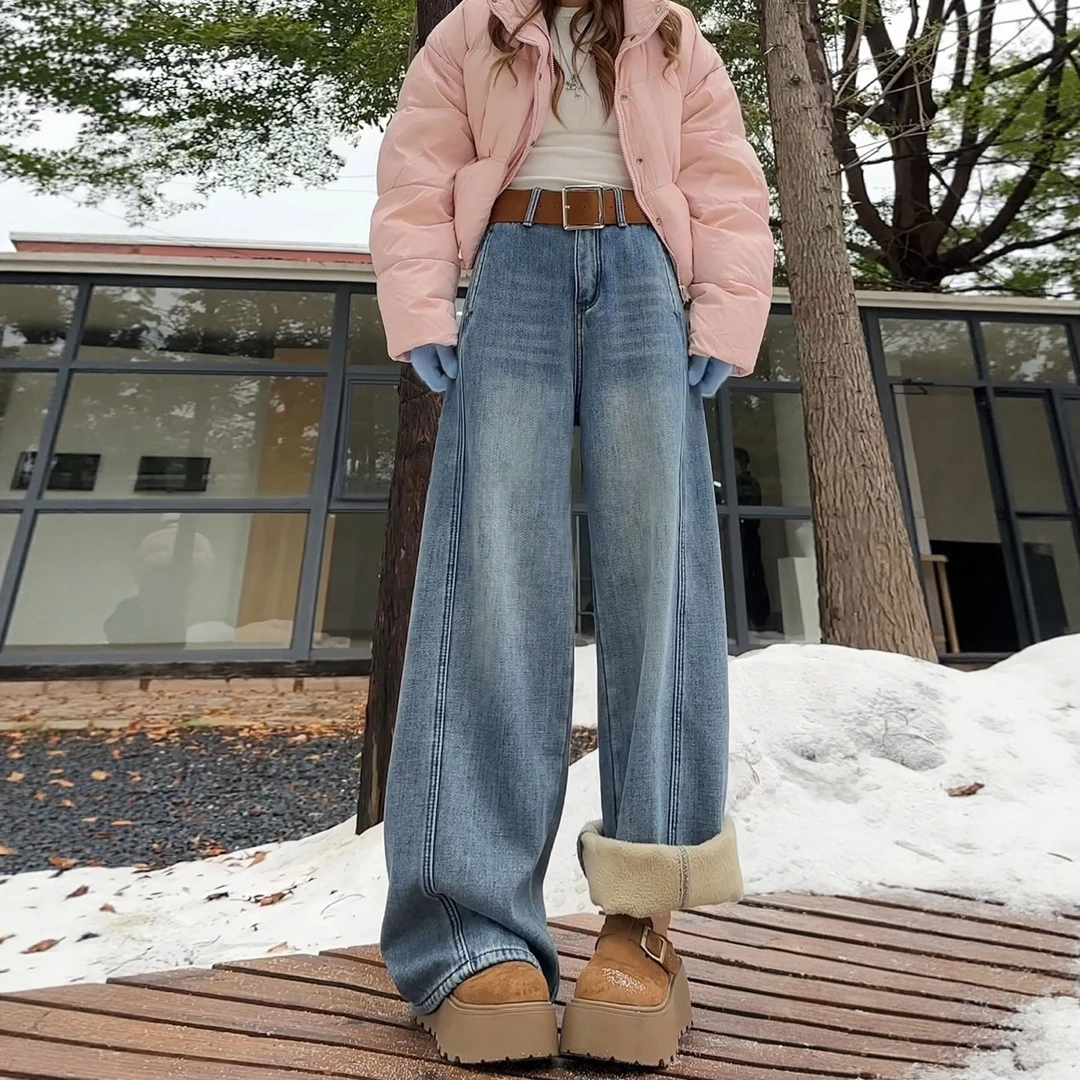复古蓝加绒弯刀牛仔裤女冬季新款加厚大码胖mm宽松显瘦窄版阔腿裤