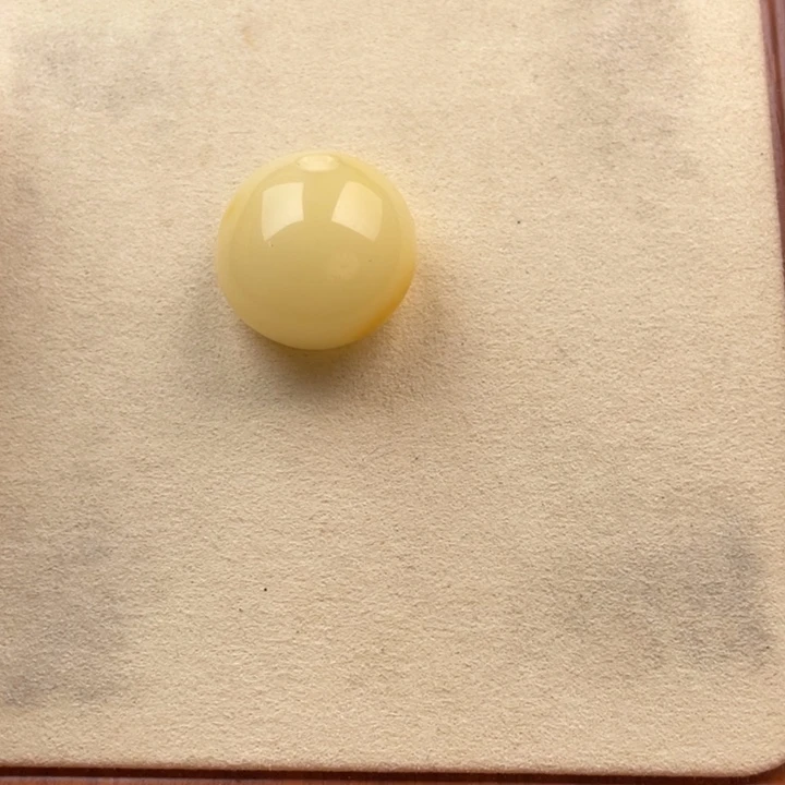 琥珀未镶嵌颈饰好