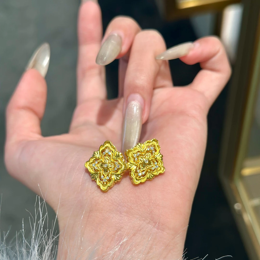 足金999【繁花星芒耳钉】布布耳钉 附加费280  JP1400
