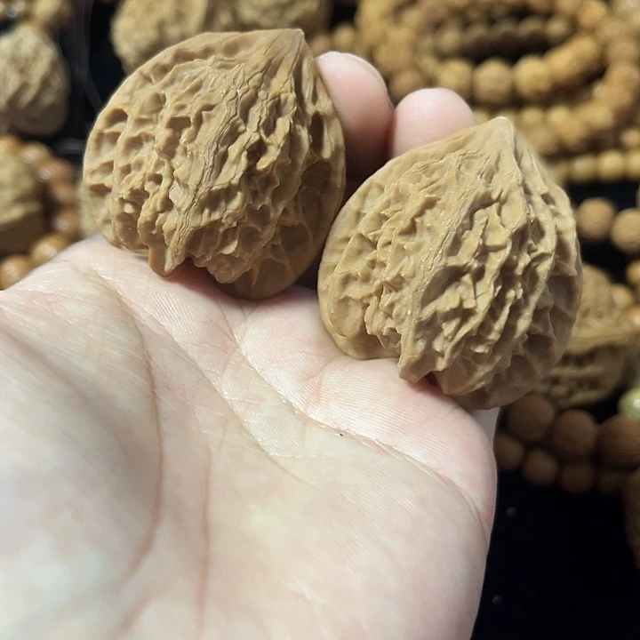 把件文玩核桃42左右灯笼，微微瑕，编号007