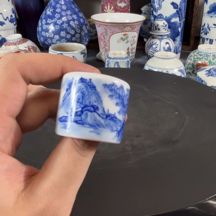 一***子摆件一个青花的小板子