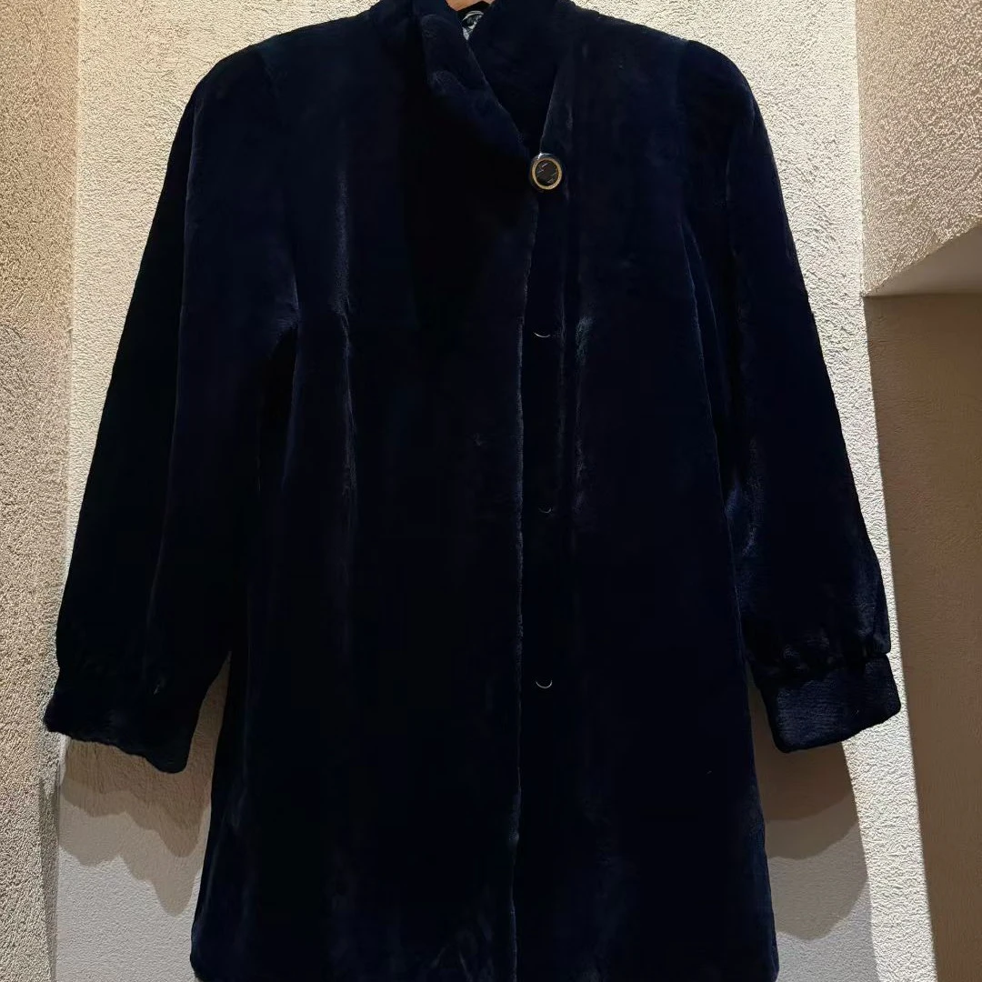 蓝色立领毛毛外套