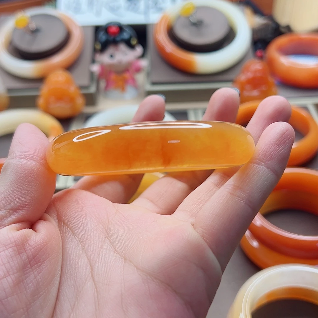 米***谷未镶嵌石英质玉（黄龙玉）手镯