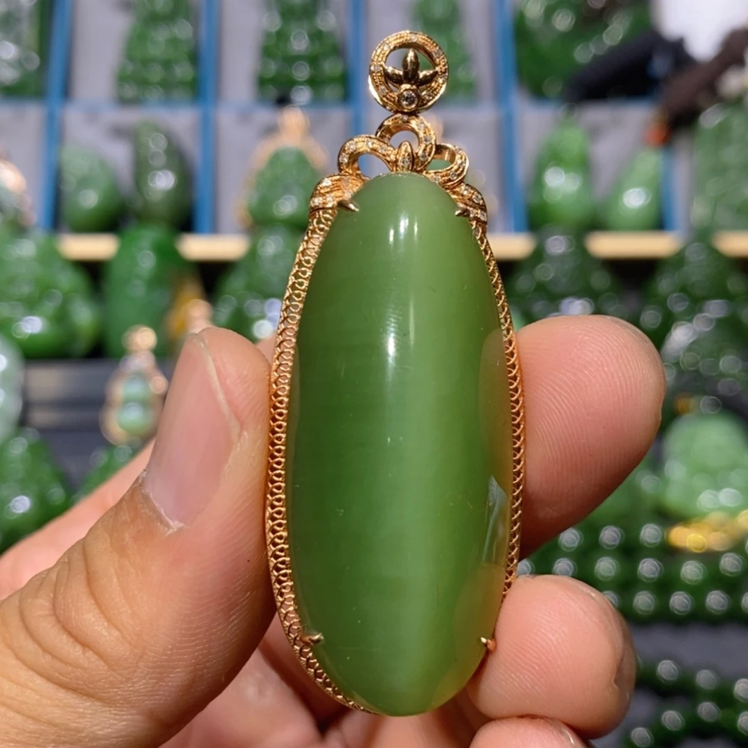 【闪购商品】和田玉吊坠(不含链)18K金镶嵌粉绿猫蛋面 45