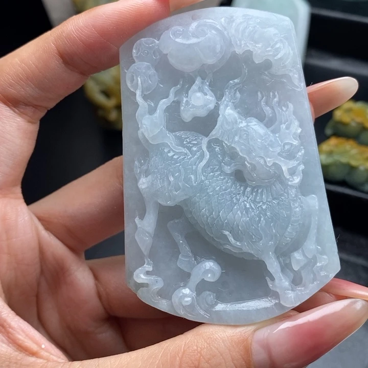 定制翡翠未镶嵌麒麟