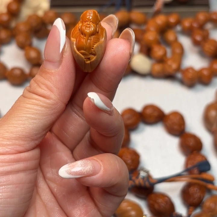 娜***般手串/手链橄榄核包衣财神