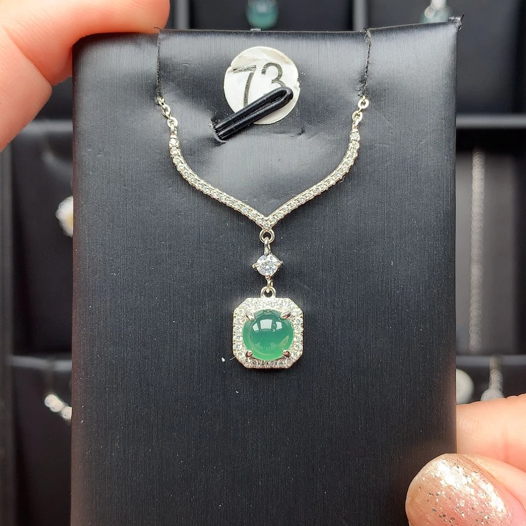 旺****翡翠银S925镶嵌颈饰