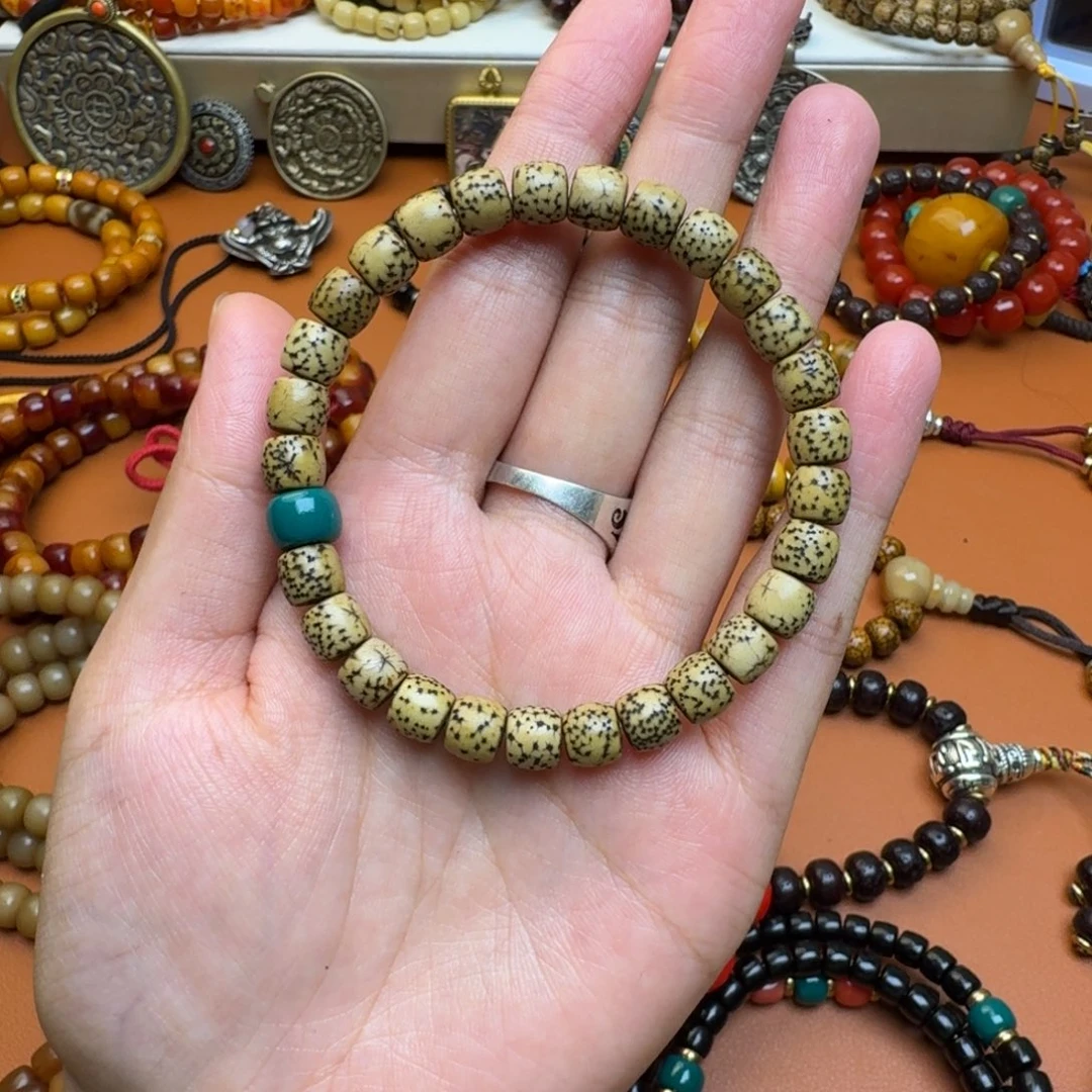 泥塑墨****松………………………………