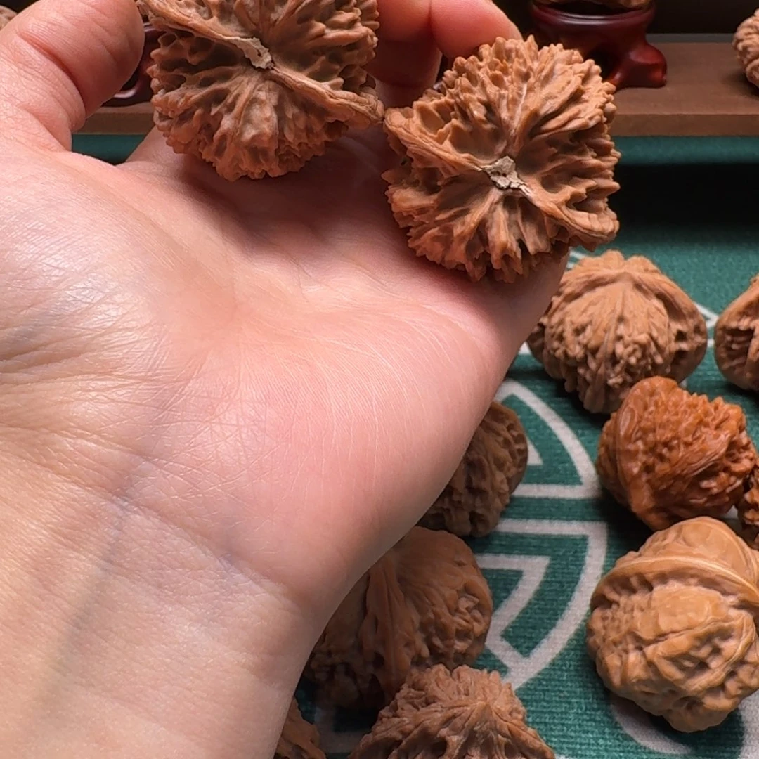 嗯****文玩核桃吊坠44满天星