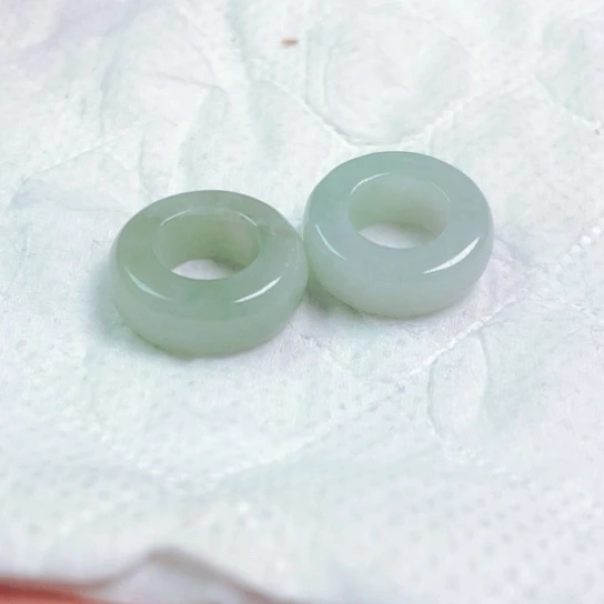 翡翠颈饰未镶嵌天****远吊坠