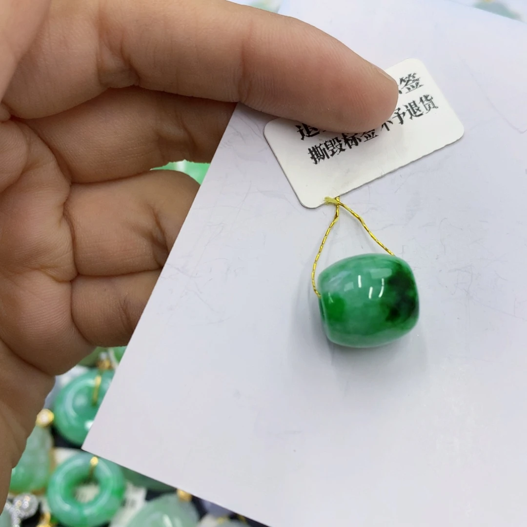 咖***醉翡翠未镶嵌颈饰翡翠