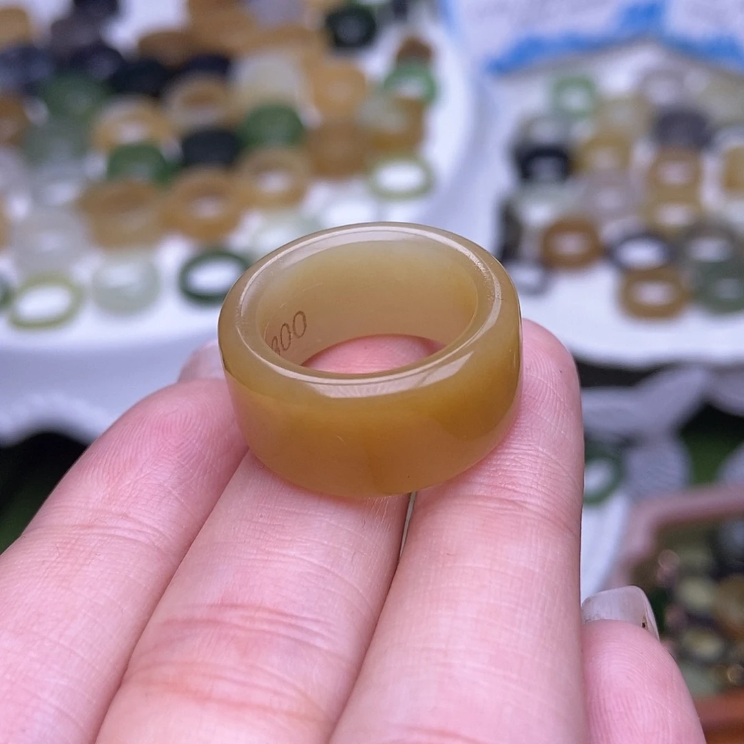 未镶嵌戒指和田玉18芒果慕斯