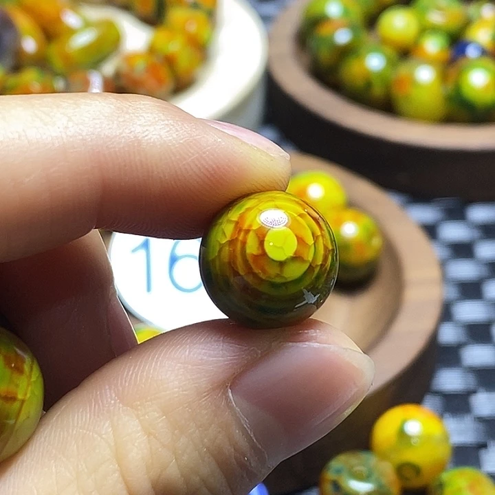 皂***土玛瑙/玉髓未镶嵌颈饰