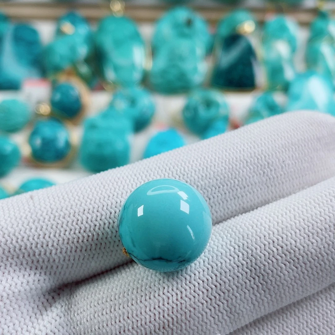 绿松石未镶嵌颈饰