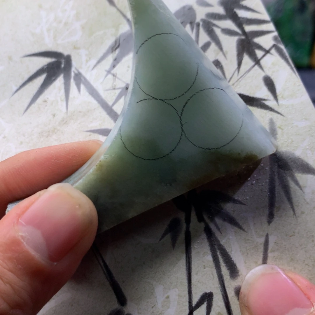 翡翠裸石翡翠吊坠