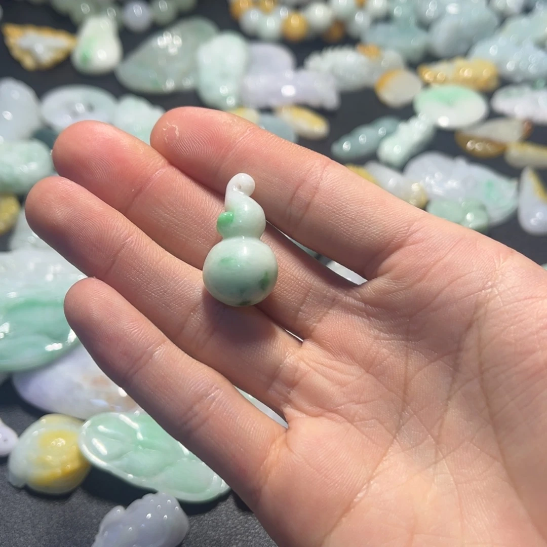 翡翠未镶嵌挂件23