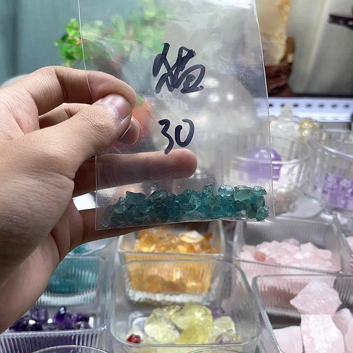 卷***人查罗石合金珠宝半成品