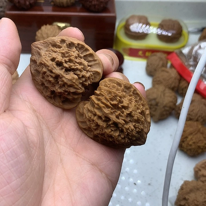 文玩核桃吊坠39 38 42 满天星高桩