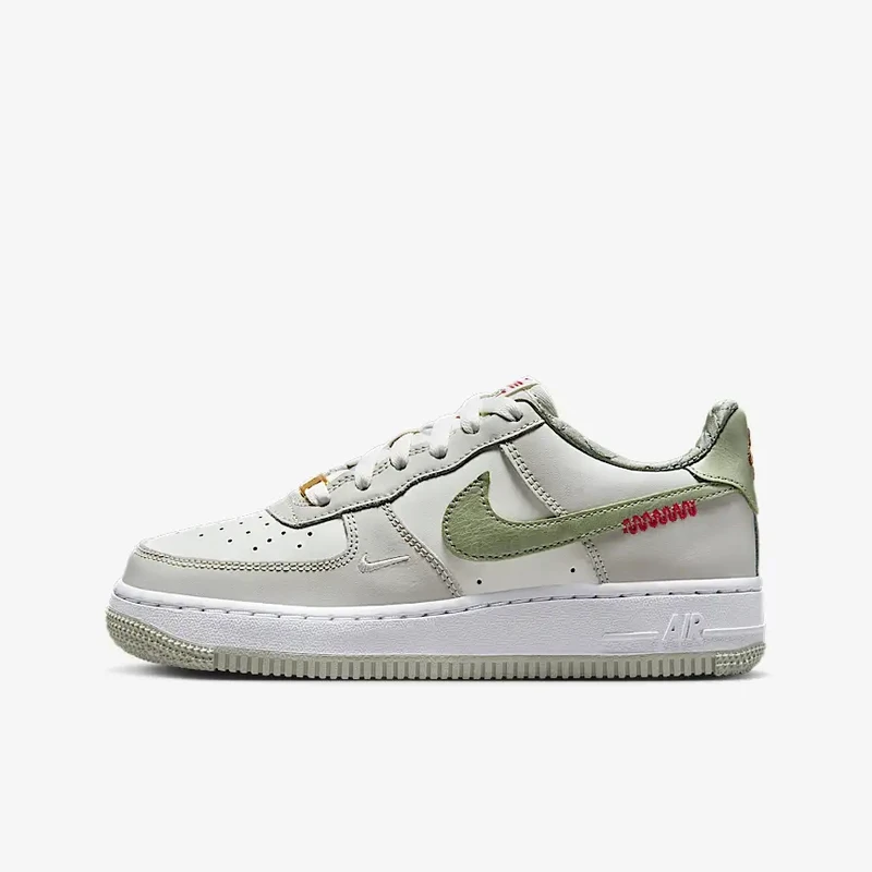 Air Force1灵蛇迎新系列大童百搭运动低帮板鞋HV6000-131