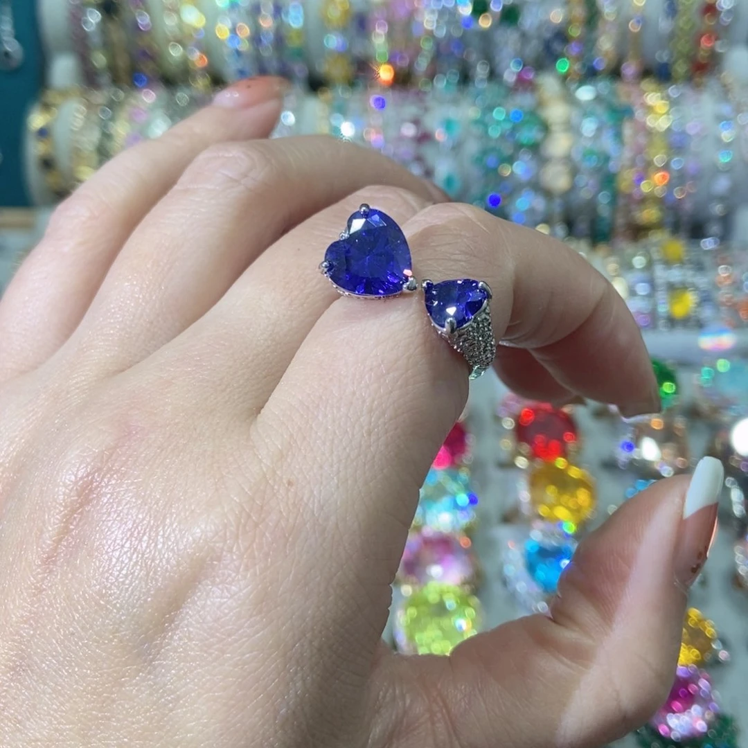 66锆石（处理）戒指