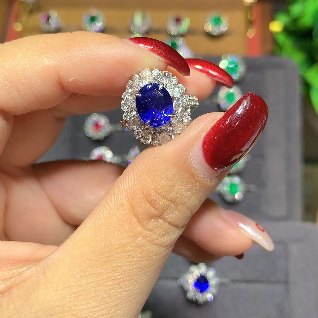 大***力蓝宝石戒指18K金镶嵌3.09ct