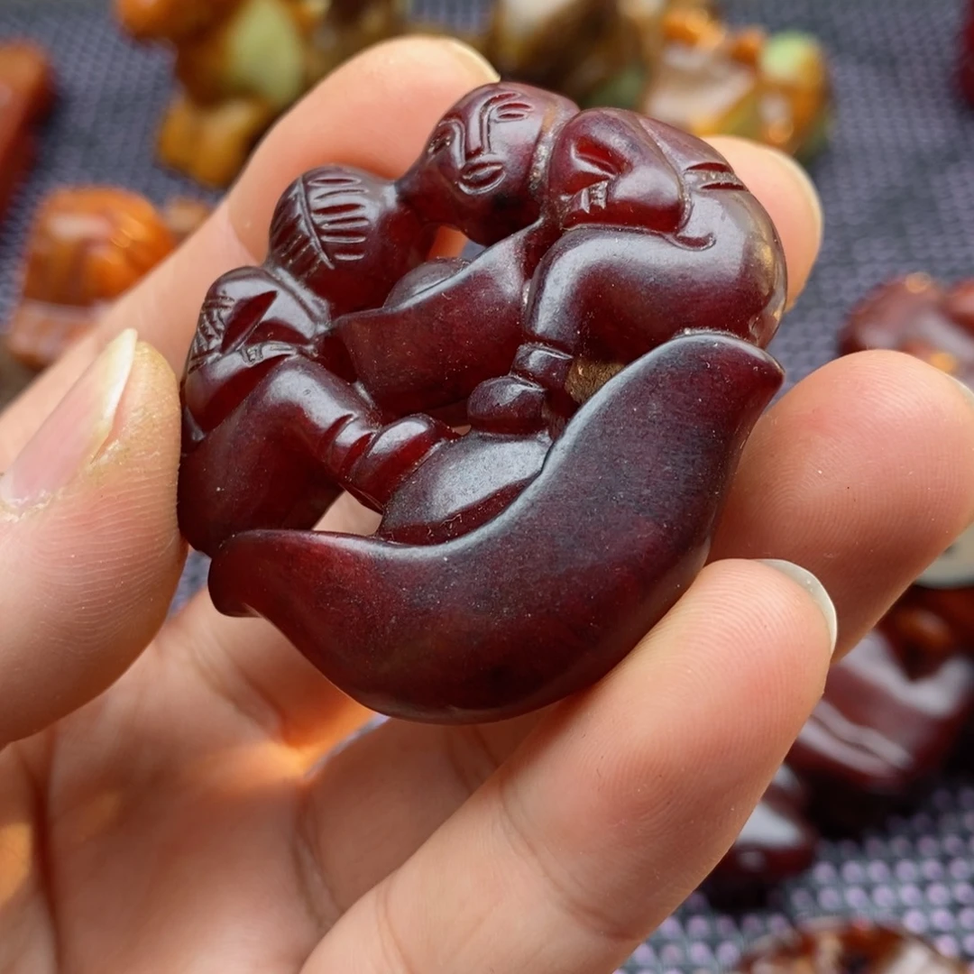 蛇纹石玉颈饰未镶嵌