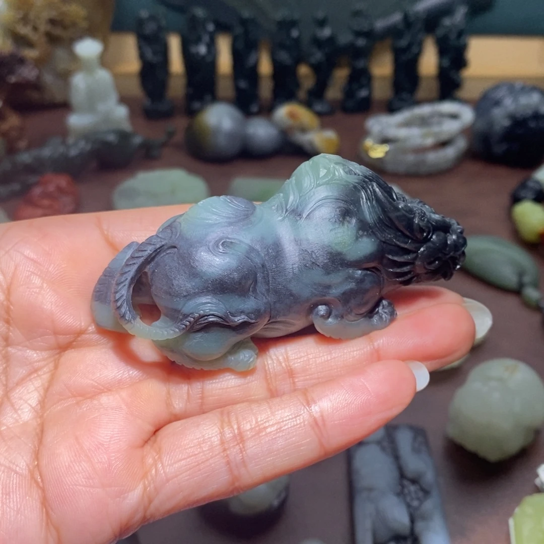 平***李和田玉未镶嵌颈饰定制