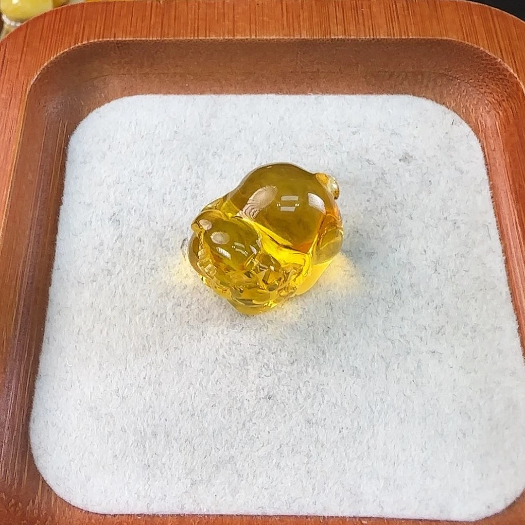 未镶嵌颈饰琥珀金珀猪