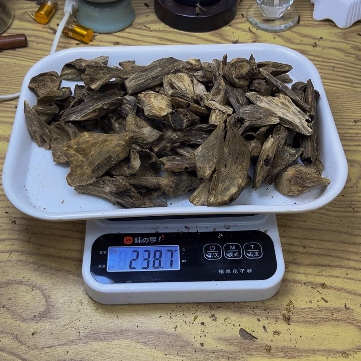 路***沉香碎屑沉香树丁壳238 克