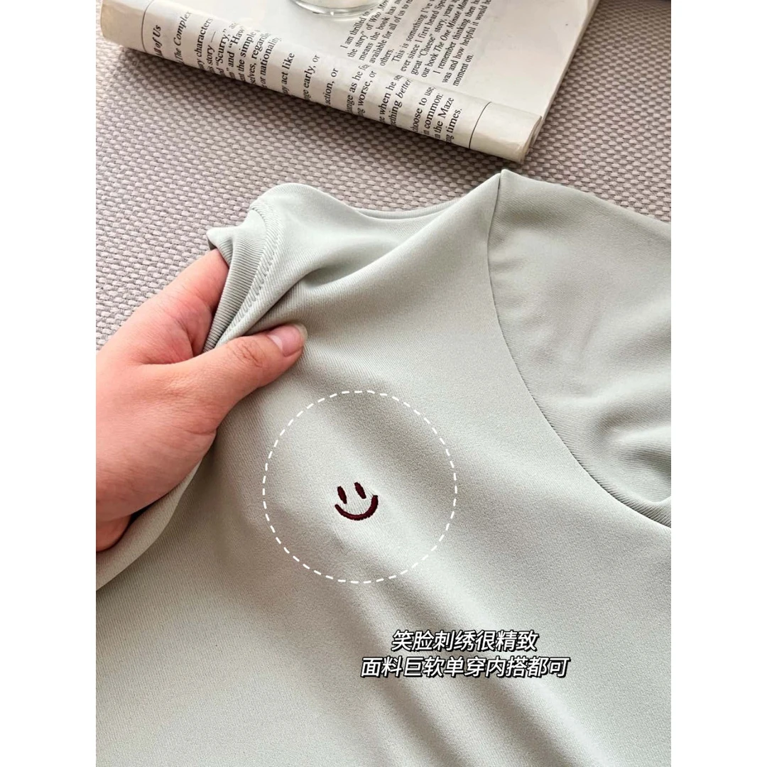 克罗心新品笑脸圆领可爱风夏季短袖T恤女百搭正肩上衣半袖弹力修