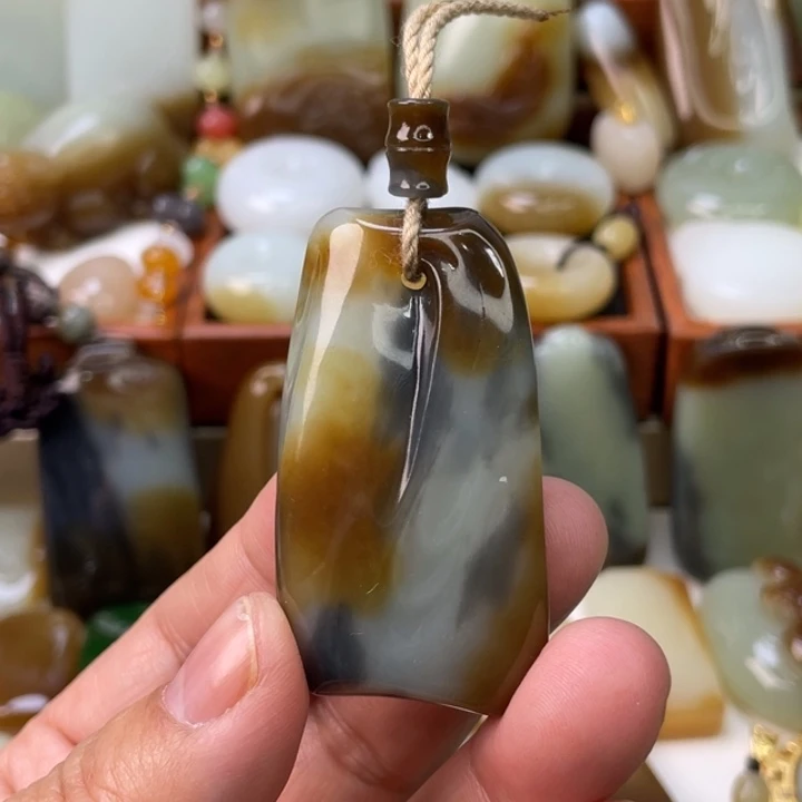 和田玉未镶嵌颈饰