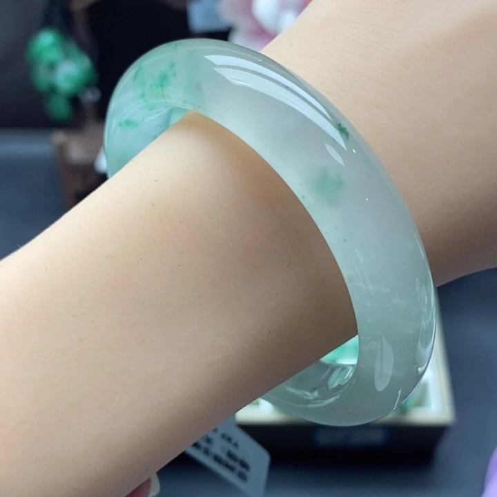 石英质玉未镶嵌手镯