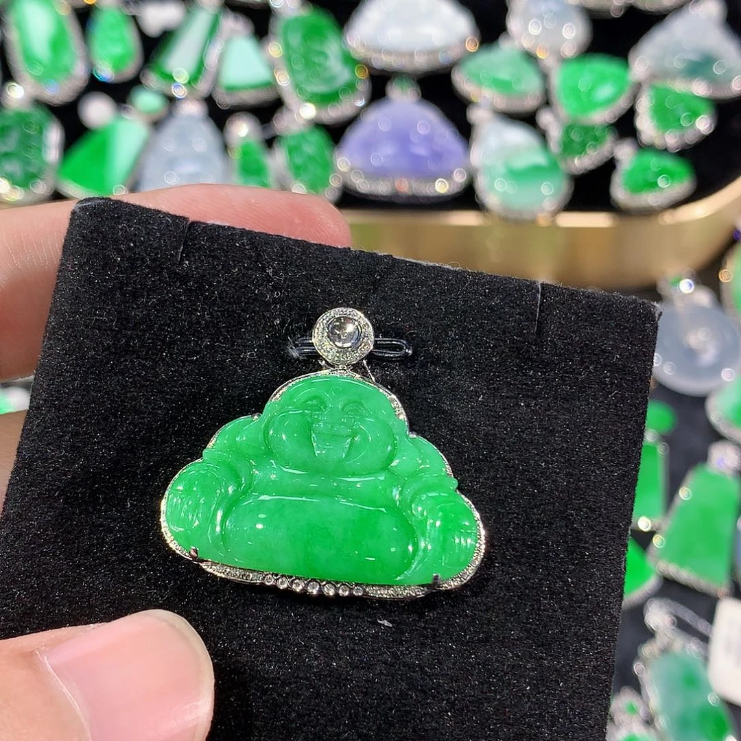 翡翠18K金镶嵌颈饰