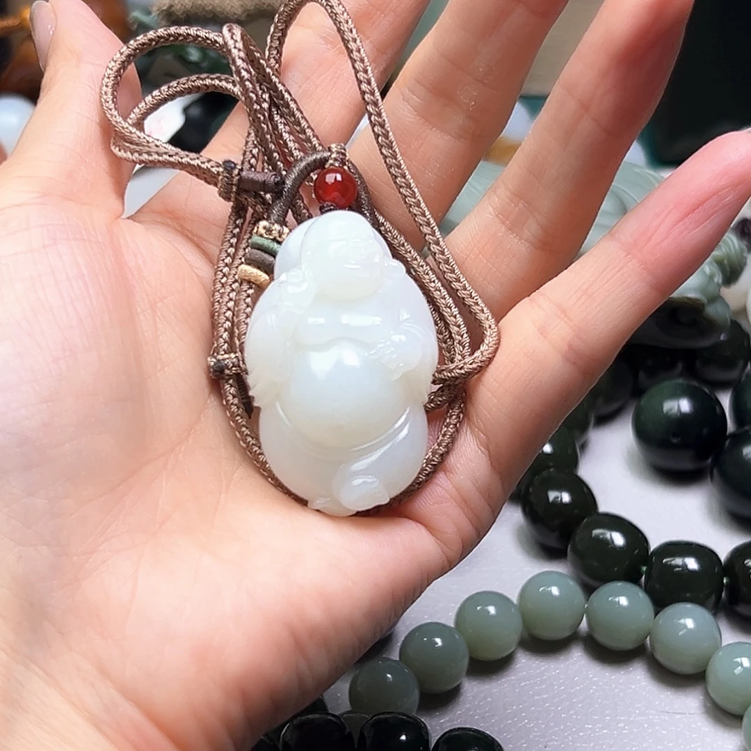 颈饰未镶嵌和田玉