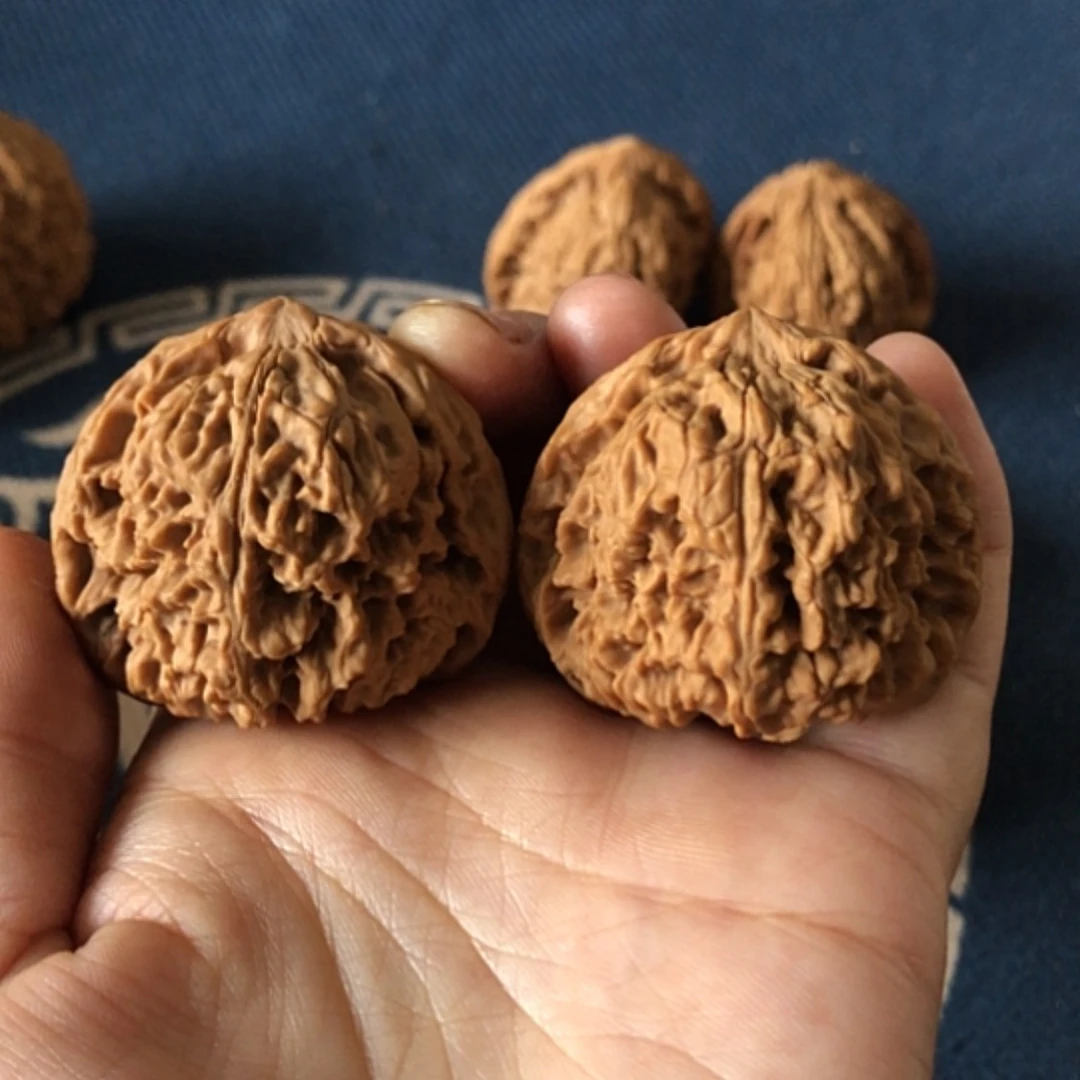 【闪购商品】把件文玩核桃核一代村将