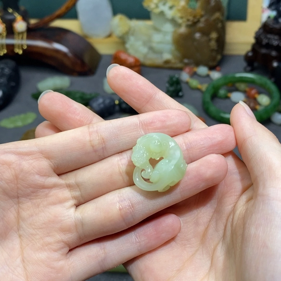 ****的和田玉未镶嵌颈饰定制