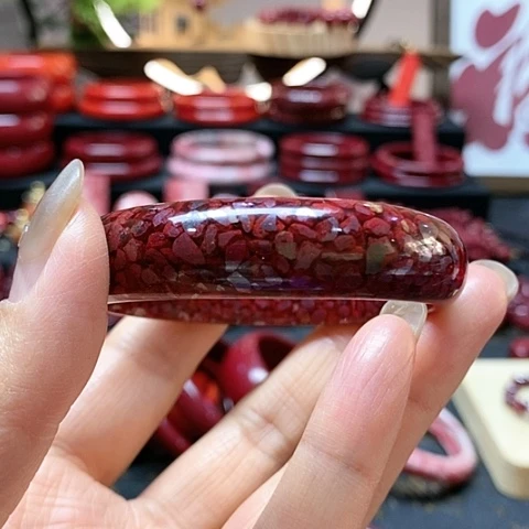 天然辰砂晶体半透手镯