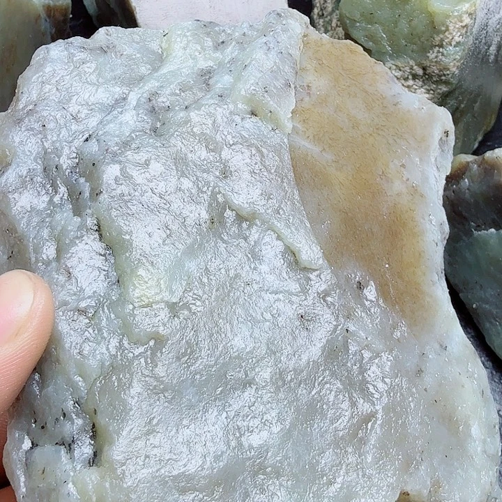 未镶嵌和田玉（糖玉）珠宝奇石