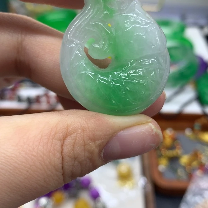 颈饰未镶嵌翡翠吊坠