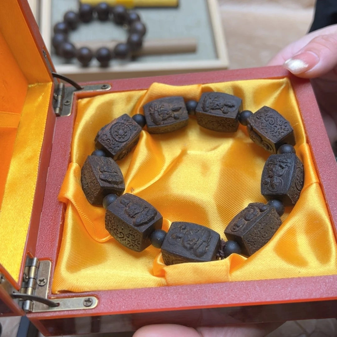 大叶紫檀（黑酸枝木类）