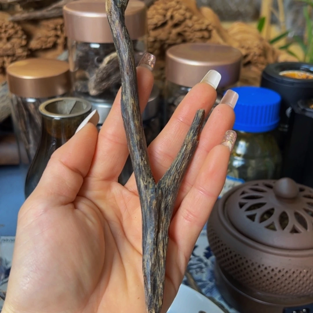 【闪购商品】沉香手把件杨****视奇楠树心虫漏高端老料12克