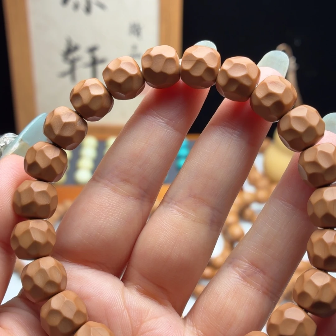 猴头核桃手串1*7黑金无相，原皮，性价比高