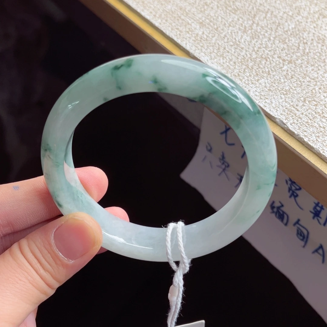 翡翠未镶嵌手镯手镯
