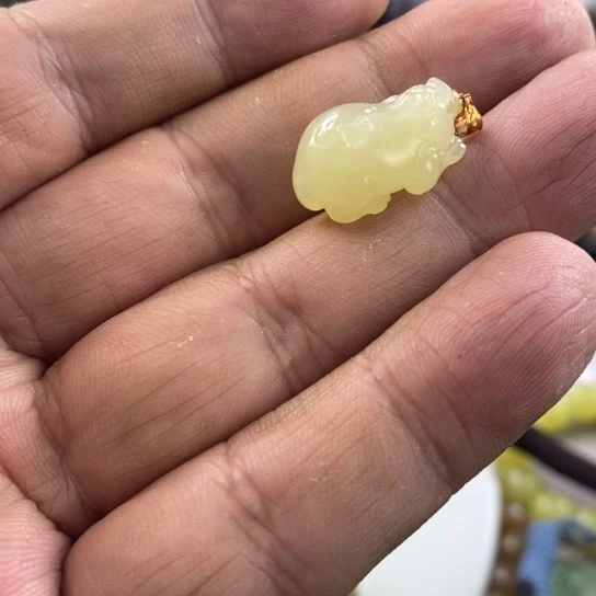 和田玉颈饰未镶嵌静*