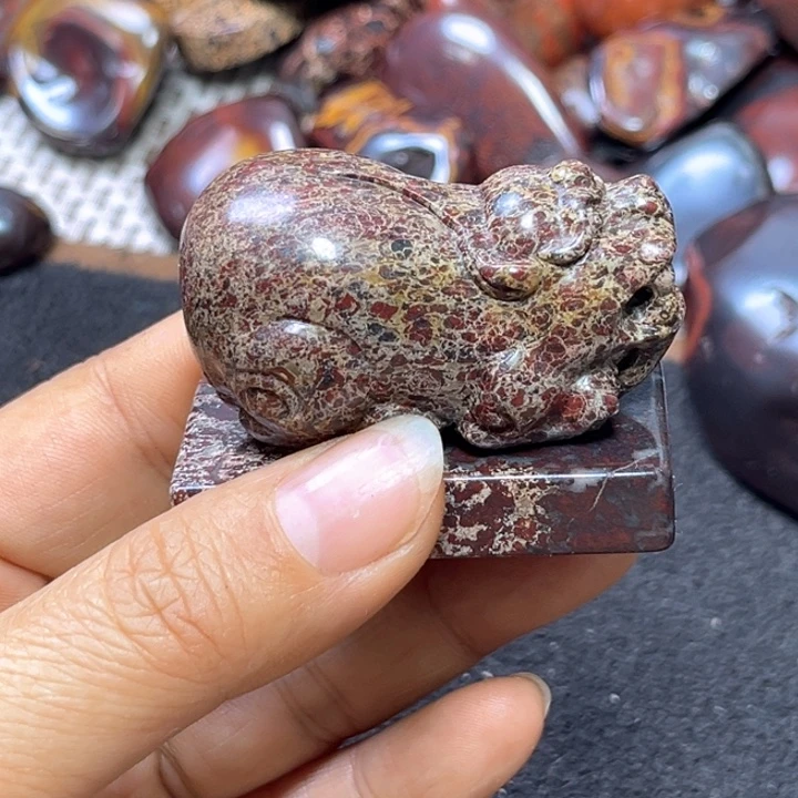 M***9石英石天宝石貔貅